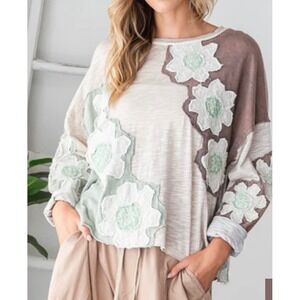Ollie and Hall Women's Patchwork Floral Applique Long Sleeve Boho Top XL